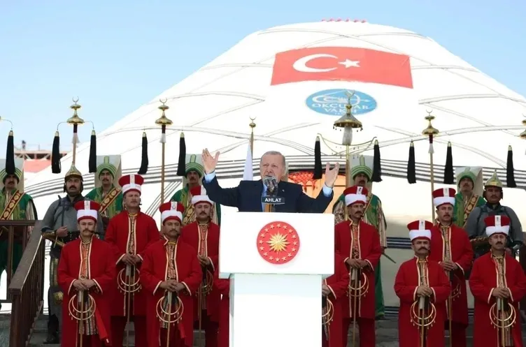 Bin yıllık kardeşlik ruhunun kalbi Malazgirt’te atıyor: Tarihi buluşmada gözler Başkan Erdoğan'ın mesajlarında! - 8