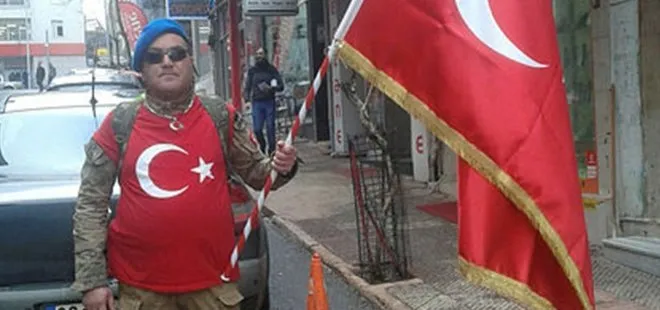 Türk bayrağı ile Çanakkale’ye yürüyor