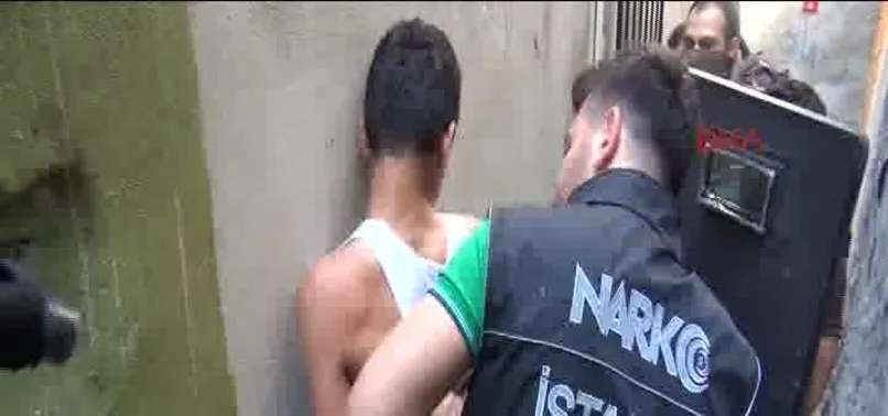 İstanbul Beyoğlu'nda çok sayıda adrese operasyon!