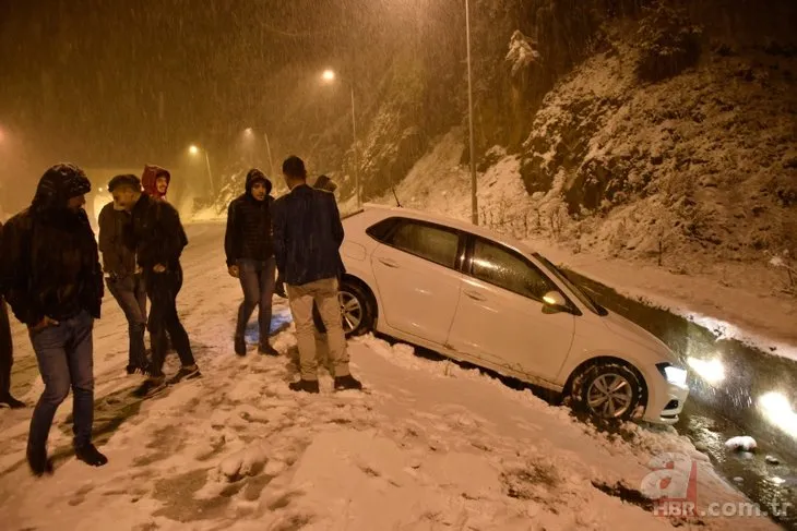 Türkiye güne karla uyandı, Gümüşhane’de yoğunluk horon teptirdi
