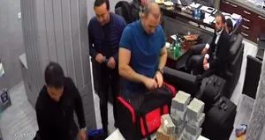Para kulesinde başkan katı!
