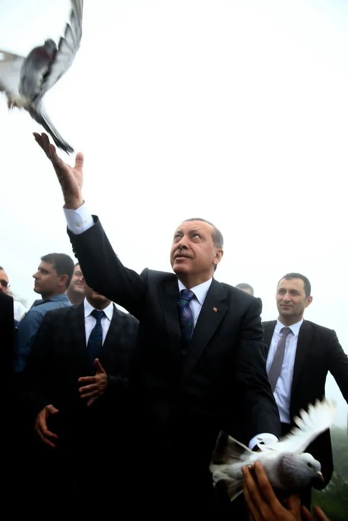 Erdoğan’ın başına keklik kondu