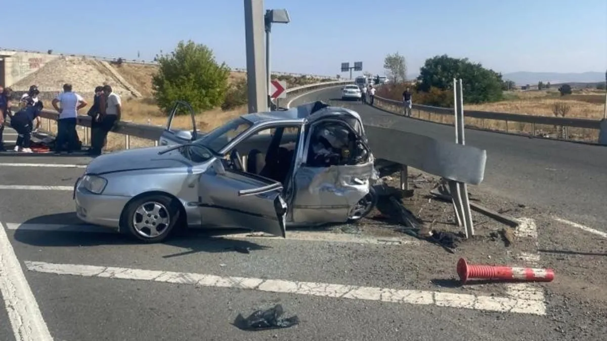 Trafik kazasında ağır yaralanan 25 yaşındaki genç hastanede hayatını kaybetti