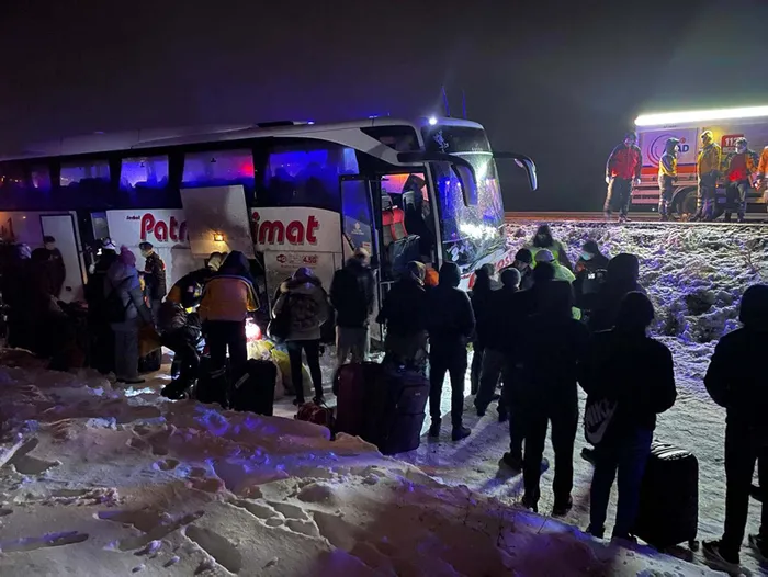 Son dakika: Aksaray’da yolcu otobüsü şarampole düştü: 4 yaralı - 2
