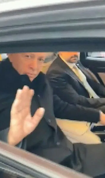 Başkan Erdoğan makam aracını durdurup halkıyla sohbet etti - 1
