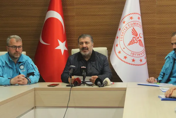 Sağlık Bakanı Fahrettin Koca Adıyaman'da açıklamalarda bulundu: Salgın riski kontrol altında - 6