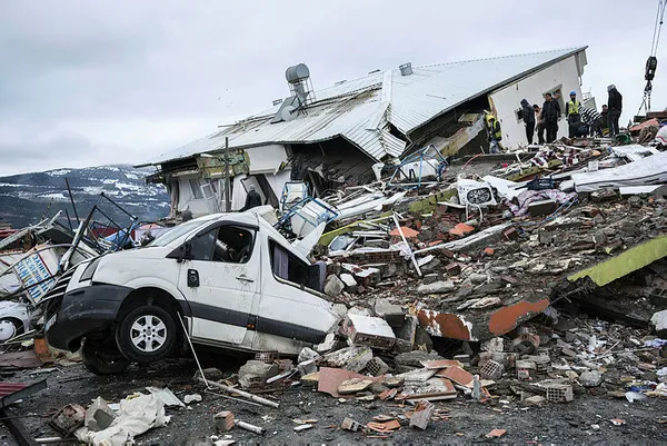 yunanistandan-turkiyeye-arama-kurtarma-konusunda-ekip-destegi-1675724590672.jpg Yunanistan'dan Türkiye'ye arama kurtarma konusunda ekip desteği: Komşu ülkede elimizden gelenin en iyisini yapacağız - 3