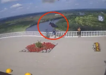 Yamaç paraşütçü ölümden döndü