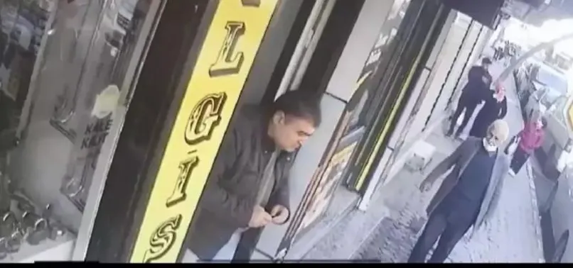 Gaziosmanpaşa'da kan donduran cinayet! Üvey annesini sokak ortasında başından vurarak öldürdü