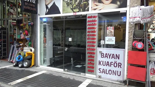 Coronavirüs tedbirleri kapsamında kuaförler kapatıldı, kadınlar sarı saça veda etti - 2