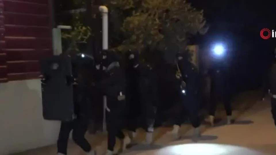 Adana’da PKK/YPG’ye şafak operasyonu