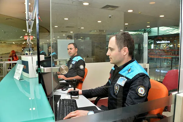 Pasaport polislerine turkuaz yelek - 2
