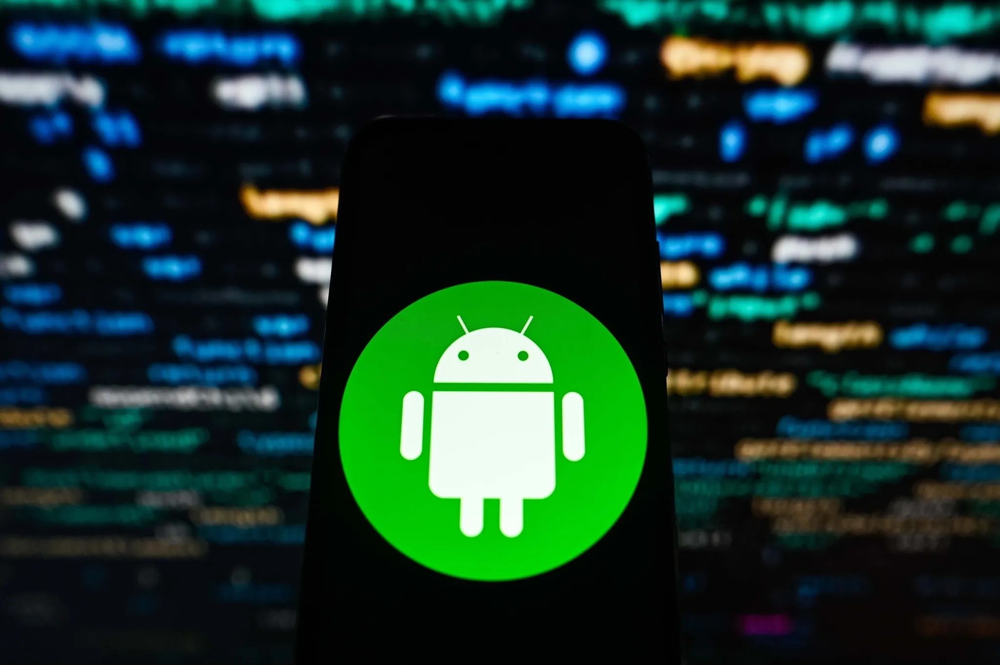 Android 17 ilk kez görüntülendi! Yeni arayüz, bulanıklık efekti ve daha fazlası…
