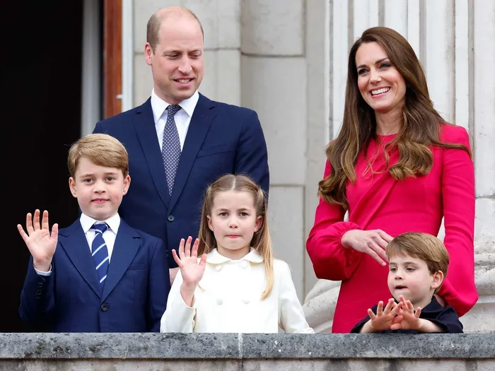 galler-prensesinin-goruntuleri-sosyal-medya-kullanicilarini-yine-ikna-edemedi-1710801596220.jpg Kate Middleton ortaya mı çıktı? Prenses Kate, eşi Prens William ile alışveriş yaparken görüntülendi iddiası! İşte o görüntüler... - 9