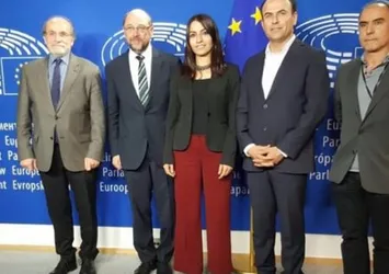 AP Başkanı Schulz'dan bir rezalet daha!