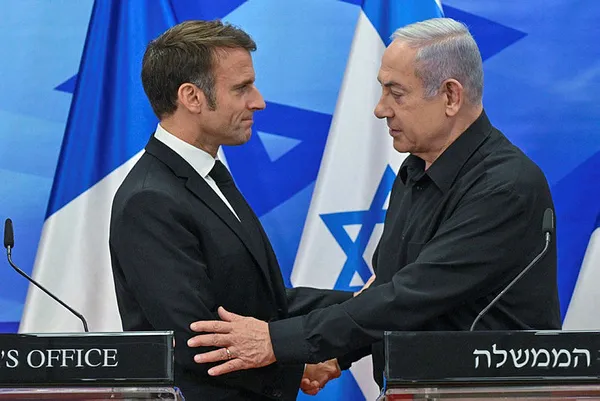 1699987600910.jpg Macron ne yaptığını bilmiyor! Fransa Cumhurbaşkanı’nın ikili oyununa Fransa gündeminden tepki geldi: İtibarımız zedeleniyor! Ateşkesten yana mı katliamdan yana mı? - 4