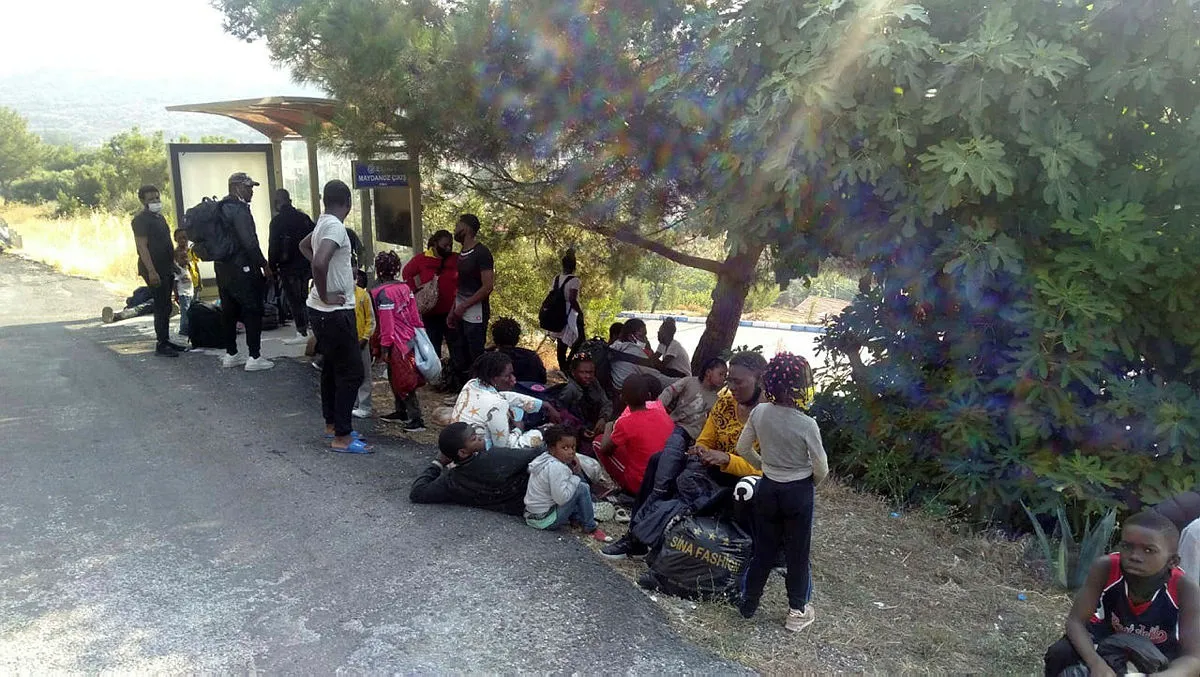 Son dakika: İzmir’de 42 göçmen yakalandı