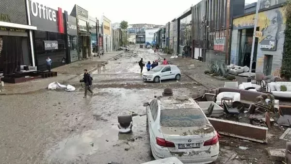 İstanbul’da sel felaketinden etkilenenlere 15 bin TL yardım! Bakan Yerlikaya açıkladı: Hangi kurum ne kadar ödeme yapacak! - 3