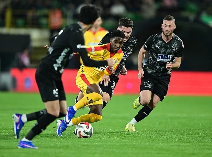 canli-galatasaray-alanyaspor-1772563768939.jpeg Galatasaray deplasmanda Alanyaspor'u mağlup etti! Aslan kupada çeyrek finalde - 2