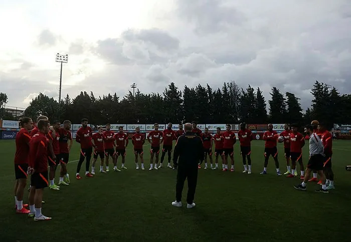 Galatasaray'da yumruklu kavga sonrası Marcao ve Kerem barıştı - 1