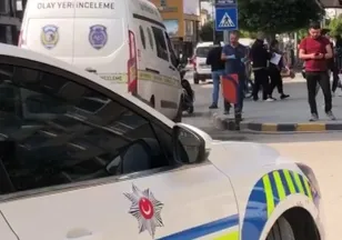 Satırla bir saatte 3 kişiyi yaraladı