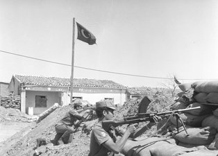 Kıbrıs Barış Harekatı'ndan dikkat çeken kare! Yıllar sonra ortaya çıktı...