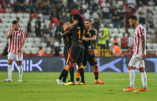dursun-ozbekten-taraftara-transfer-mujdesi-takviye-yapacagiz-1659909211931.jpg Dursun Özbek'ten taraftara transfer müjdesi: Takviye yapacağız - 2