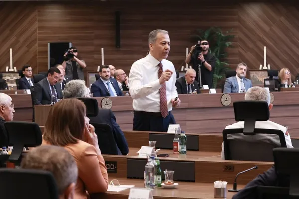 Bakan Yerlikaya milletvekilleriyle bir araya geldi