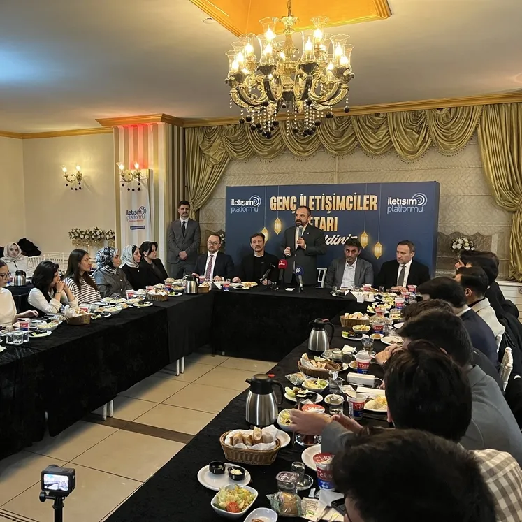 AK Parti’den genç İletişimcilere iftar buluşması