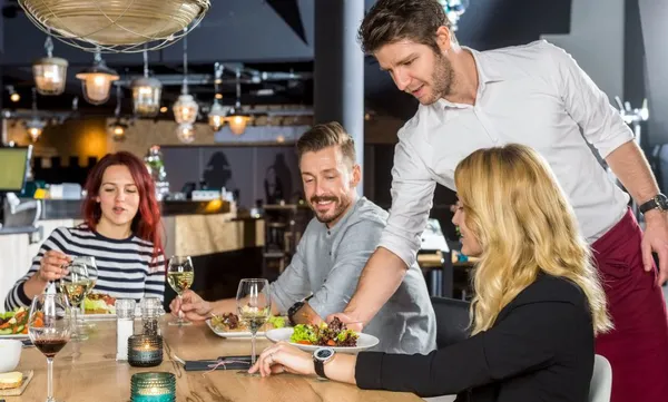 garsonlar-bu-habere-sevinecek-kidem-tazminatlari-hesaplanirken-bahsisler-de-sayilacak-1612658410201.jpg Garsonlara sevindirici haber! Bahşişler de artık kıdem tazminatında sayılacak - 8