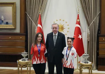 Başkan Erdoğan milli sporcuları kabul etti