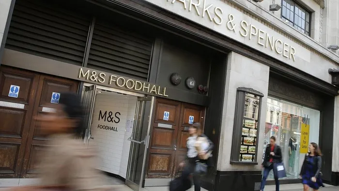 İngiliz devi Marks & Spencer'da Covid-19 krizi! Binlerce kişiyi işten çıkartacaklar - 3