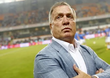 Dick Advocaat köstebek avında