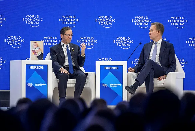 isgalci-israilin-cumhurbaskani-herzog-hakkinda-davos-ziyareti-sirasinda-suc-duyurusunda-bulunuldu-1705681541935.jpg İşgalci İsrail'in Cumhurbaşkanı Herzog hakkında Davos ziyareti sırasında suç duyurusunda bulunuldu - 1