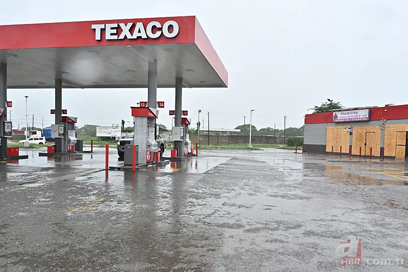 Melissa Kasırgası Jamaika’yı vurmaya başladı: Karayipler tarihinin en şiddetli fırtınası kapıda 6