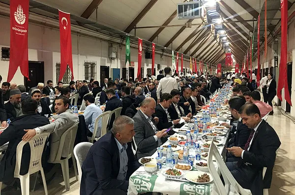 Binali Yıldırım, halcilerle iftar yaptı: Çözüm için elimden geleni yapacağım - 3