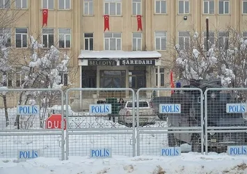 Yüksekova Belediyesi'ne kayyum atandı