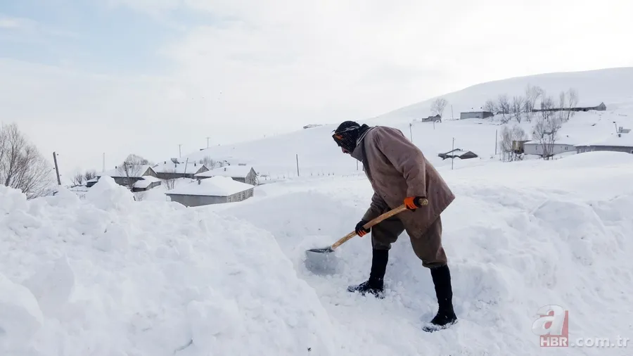 Muş’ta bir köy kara esir oldu! Herkes elinde kürekle geziyor: 100 metre Bolu tüneli gibi tünel açtık 21