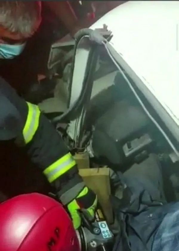 1626557693829.jpg Denizli'de korkunç kaza: İki otomobilin kafa kafaya çarpışması sonucu bir kişi hayatını kaybetti dört kişi yaralandı - 2