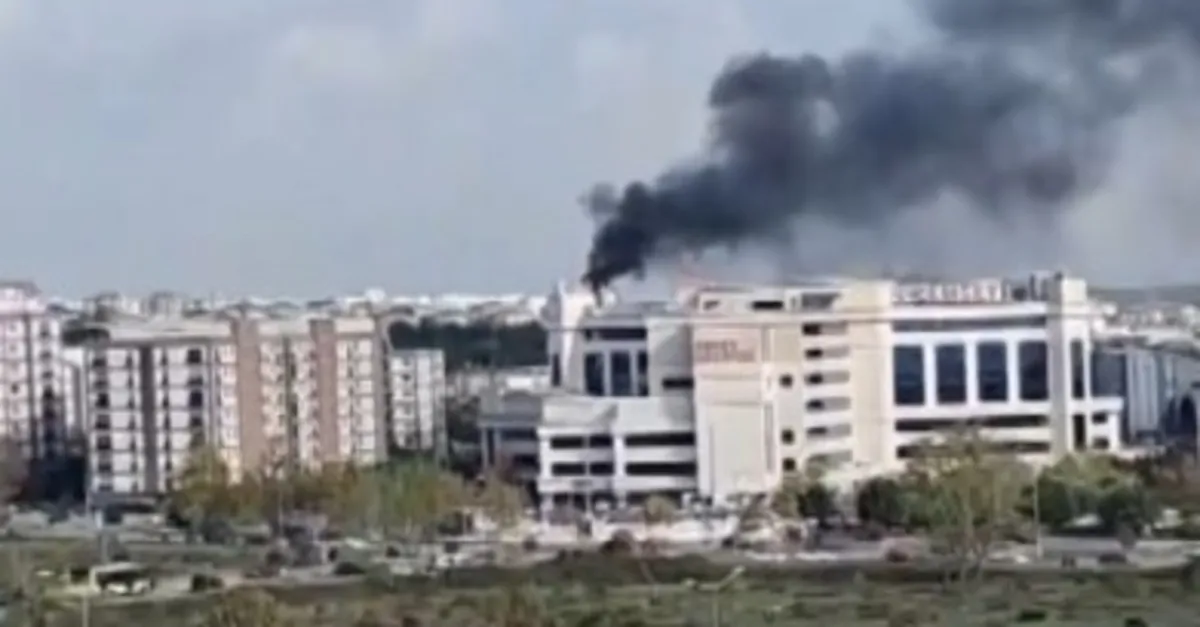 Pendik’te özel hastanede yangın