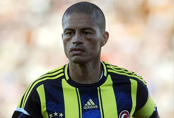 fenerbahcenin-efsanesi-alex-sampiyonlar-ligindeki-liverpool-eslesmesini-secti-kadikoyde-oynamak-isterdim-1789041508715.jpeg Fenerbahçe'nin efsanesi Alex, Şampiyonlar Ligi'ndeki Liverpool eşleşmesini seçti: "Kadıköy'de oynamak isterdim" - 2