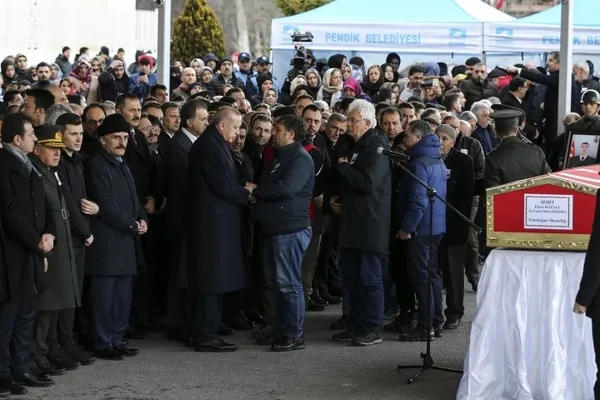 Son dakika: Başkan Erdoğan İdlib şehidi Emre Baysal’ın cenaze törenine katıldı