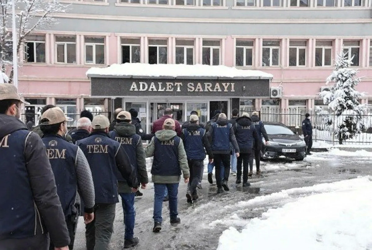 Son dakika: Muş ve Varto'da PKK-KCK operasyonu: 14 gözaltı