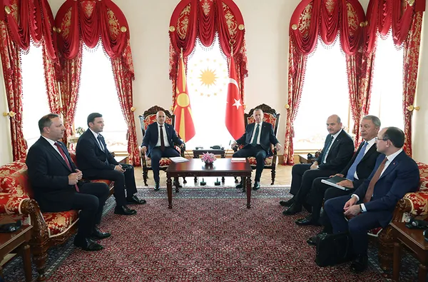 Son dakika: Başkan Erdoğan Kuzey Makedonya Başbakanı Kovacevski'yi kabul etti - 2