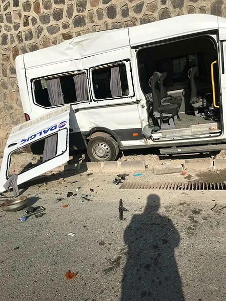 Gaziantep'te işçi servisi devrildi! - 1
