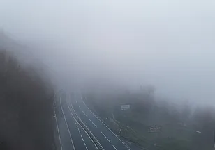 Bolu Dağı'nda sis ve sağanak etkili oluyor