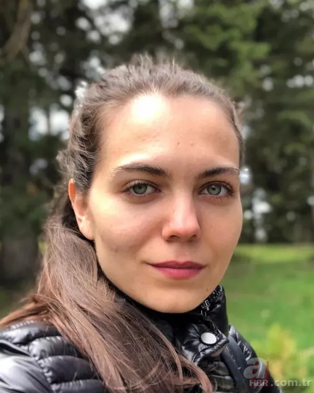 Gamze Özçelik'in kardeşi görenleri hayran bıraktı! Ablasının kopyası... 4