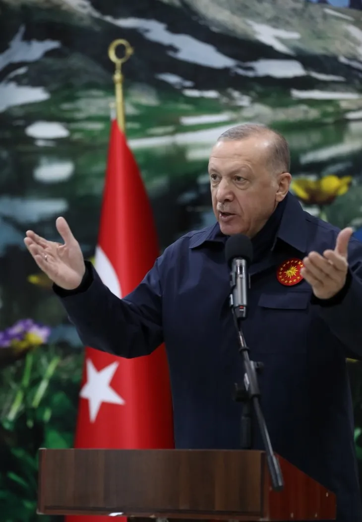 Başkan Erdoğan, Yüksekova'da Mehmetçik ile iftar yaptı