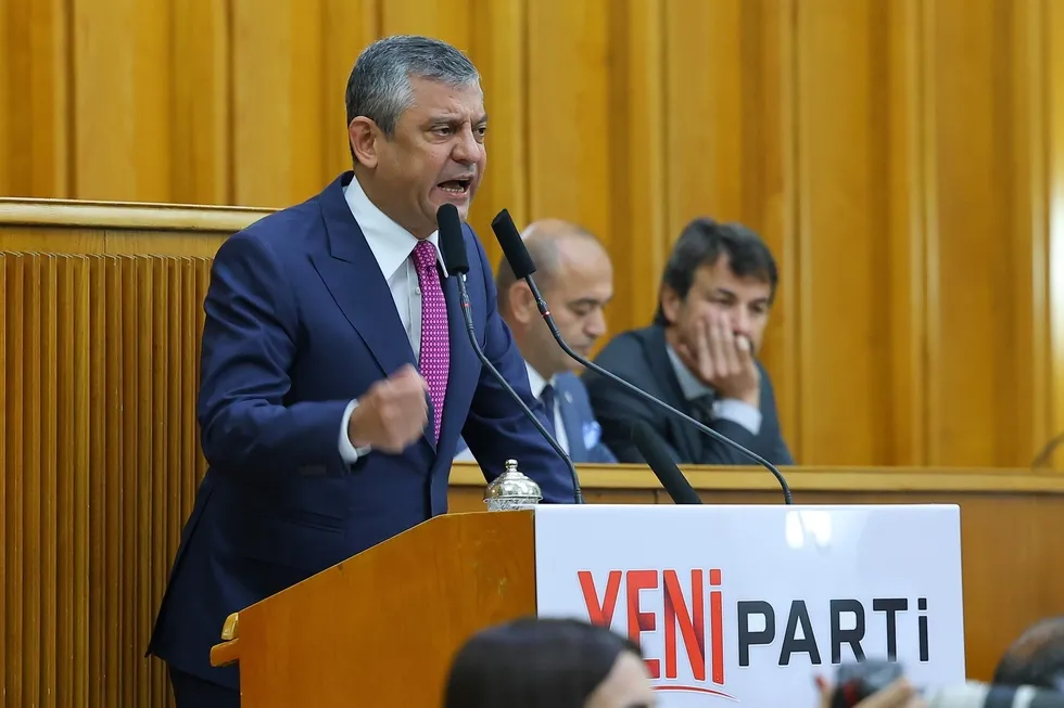 Özgür Özel gözünü CHP'nin üyelerine dikti: "Yeni CHP biziz" algısı için düğmeye basıldı! Hedef 1.5 milyon üyeyi safına çekmek - 4
