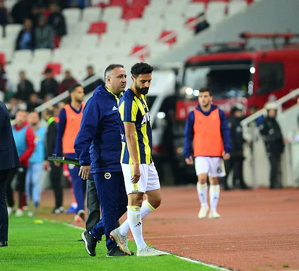 Fenerbahçe'de Mehmet Ekici şoku - 1